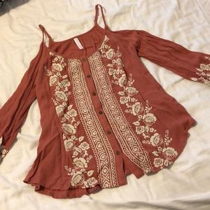 Xhiliration cold shoulder blouse